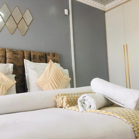 Mavi Guest House East London Bagian luar foto