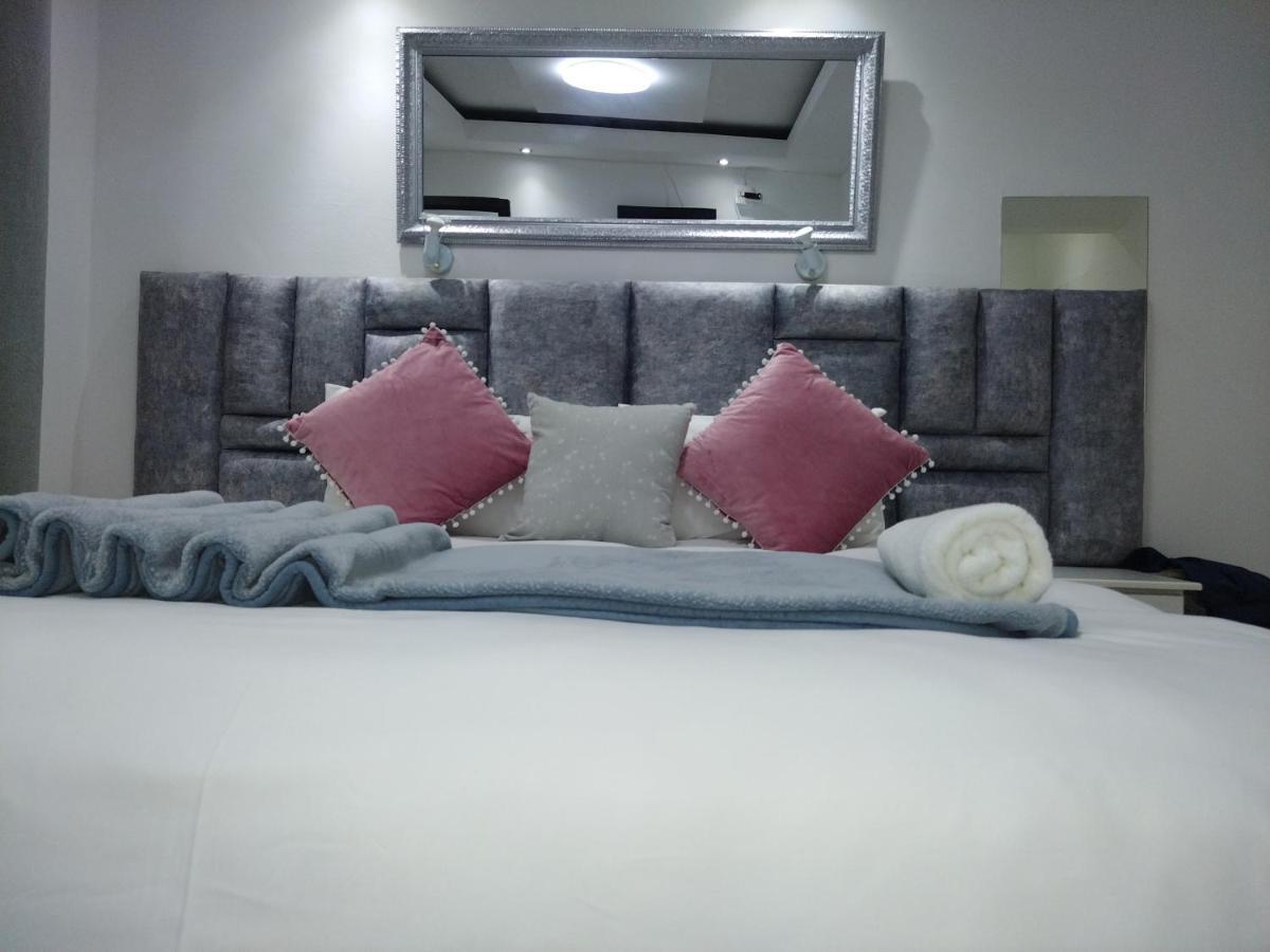 Mavi Guest House East London Bagian luar foto