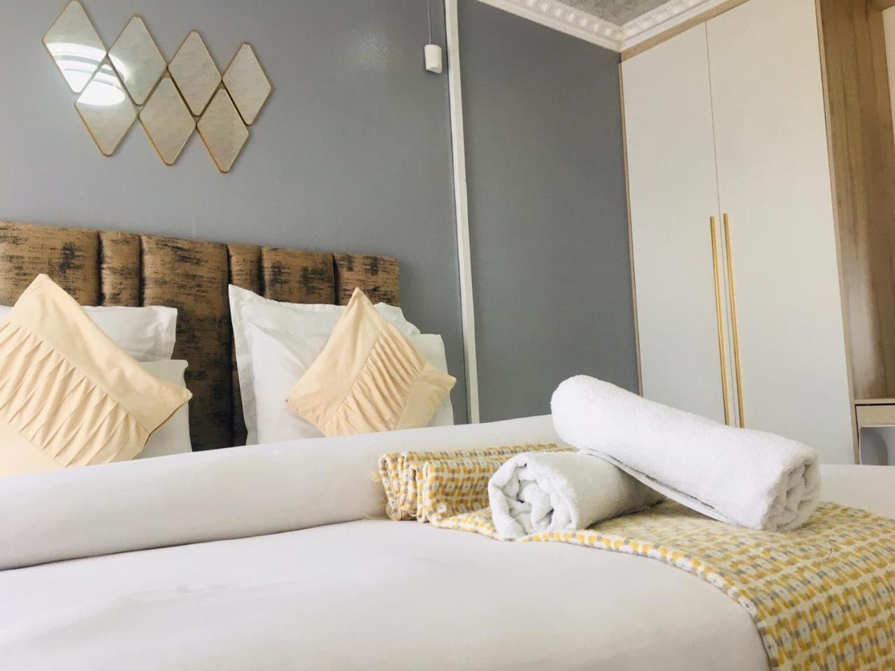 Mavi Guest House East London Bagian luar foto