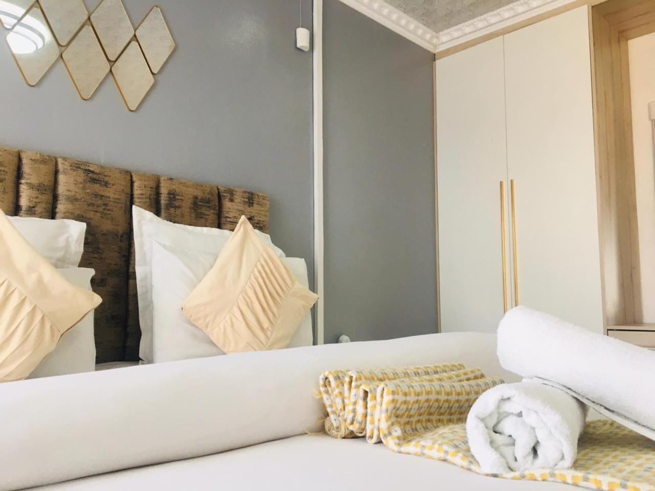 Mavi Guest House East London Bagian luar foto